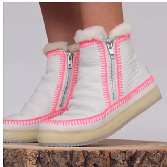 Free people NWT Laidback London Setsu Crochet Side Zip Ankle Boot White Warmlove - Picture 1 of 12